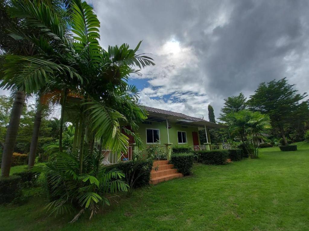 Tanaosri & Creekside Resort Suan Phueng Exteriör bild